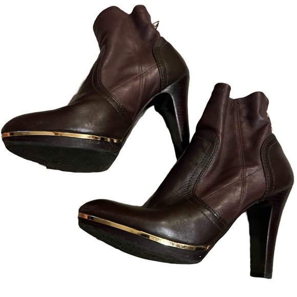 Tory Burch Brown Heeled Boots with Metallic Accents - Picture 1 of 6